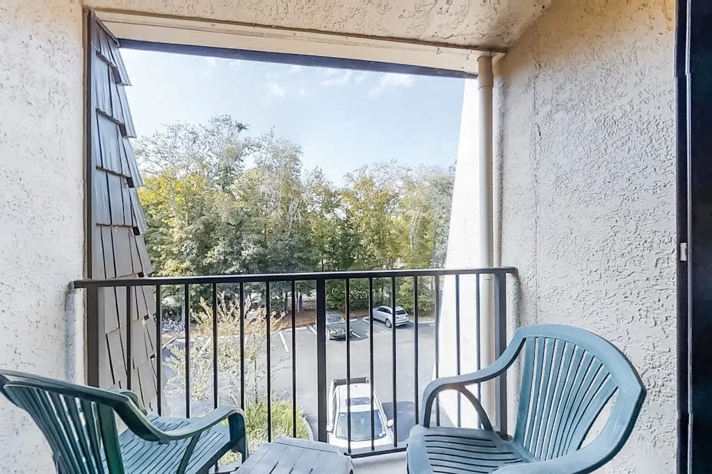 Spacious Villa with Shared Pool, Hot tub & Lagoon Views  - Walk to Beach