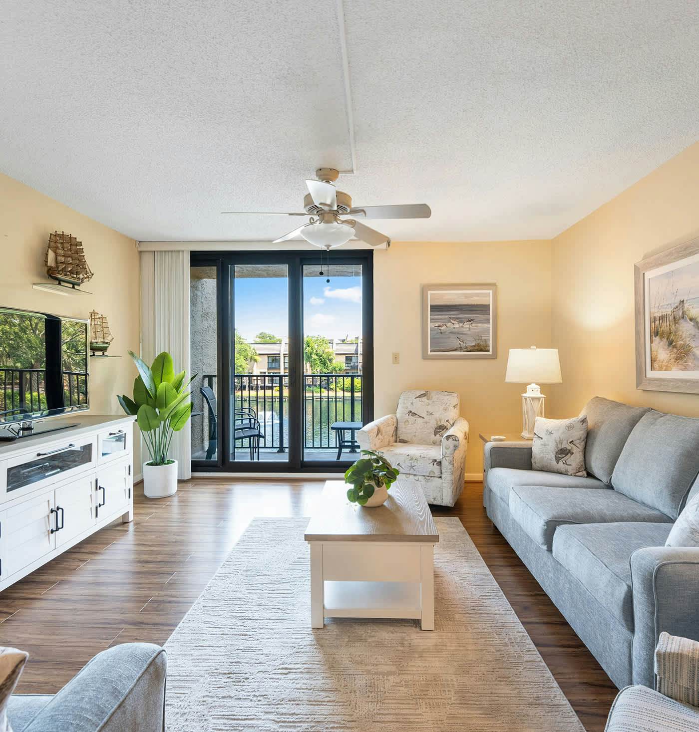 Spacious Villa with Shared Pool, Hot tub & Lagoon Views  - Walk to Beach
