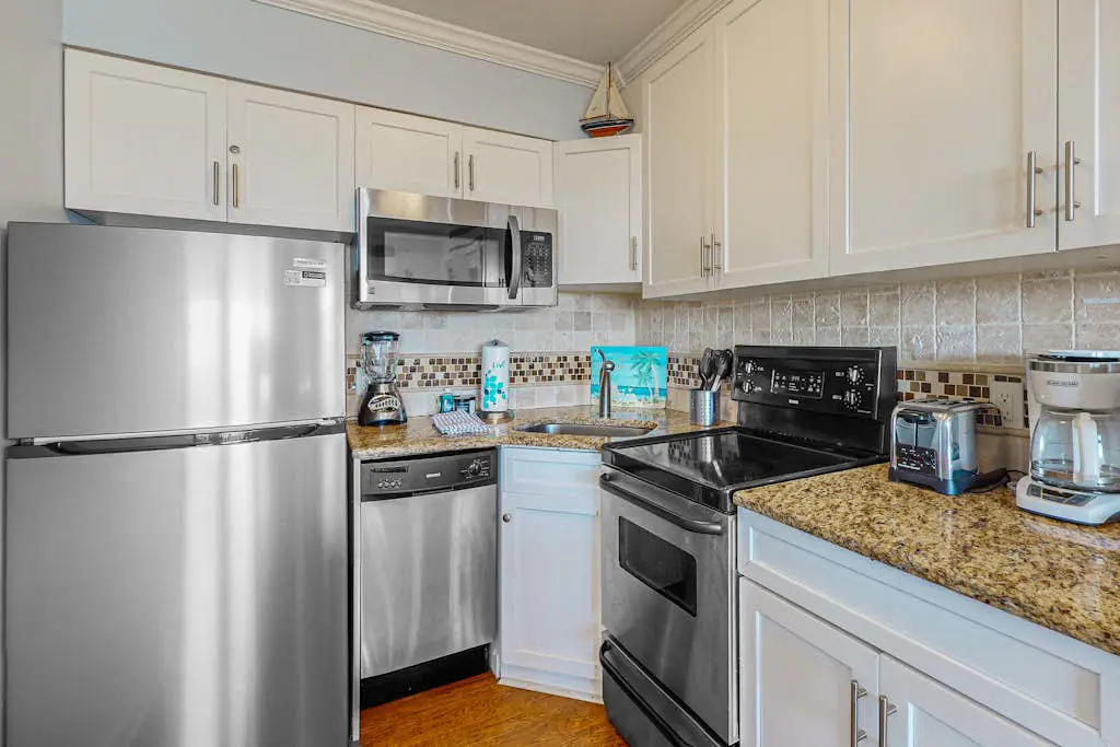 Charming Waterfront Villa with Ocean Views, Private Balcony & Pool — Steps to the Beach