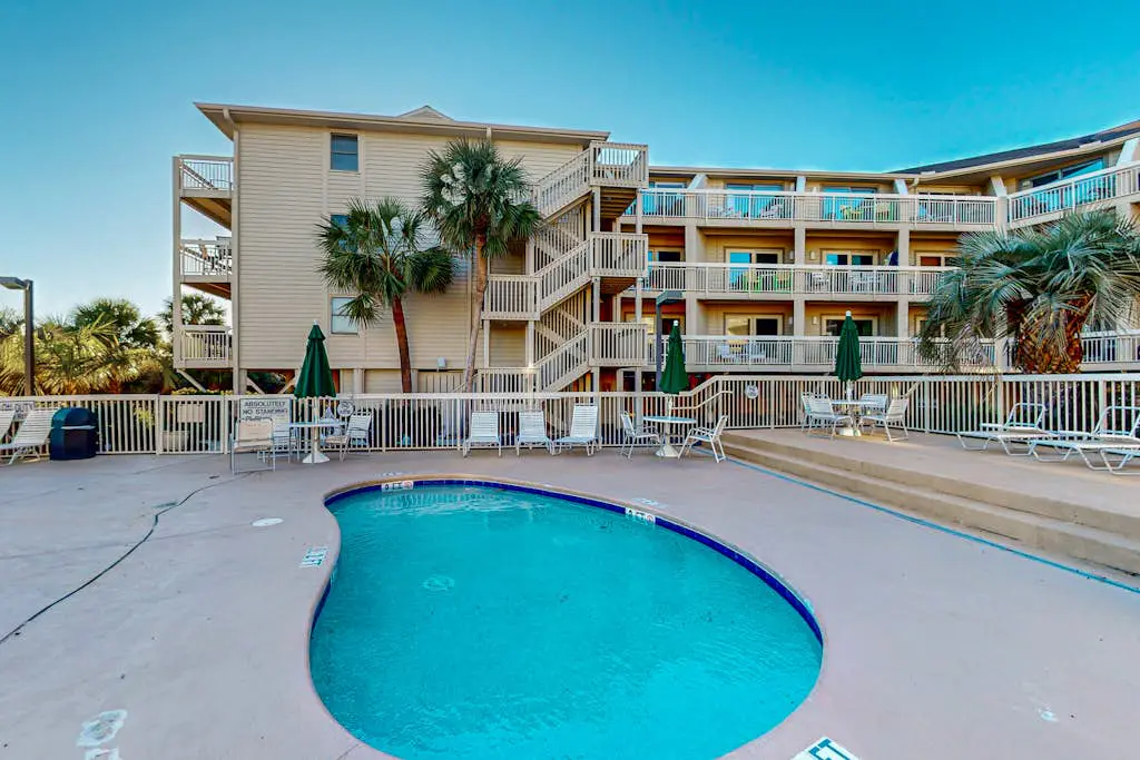 Charming Waterfront Villa with Ocean Views, Private Balcony & Pool — Steps to the Beach