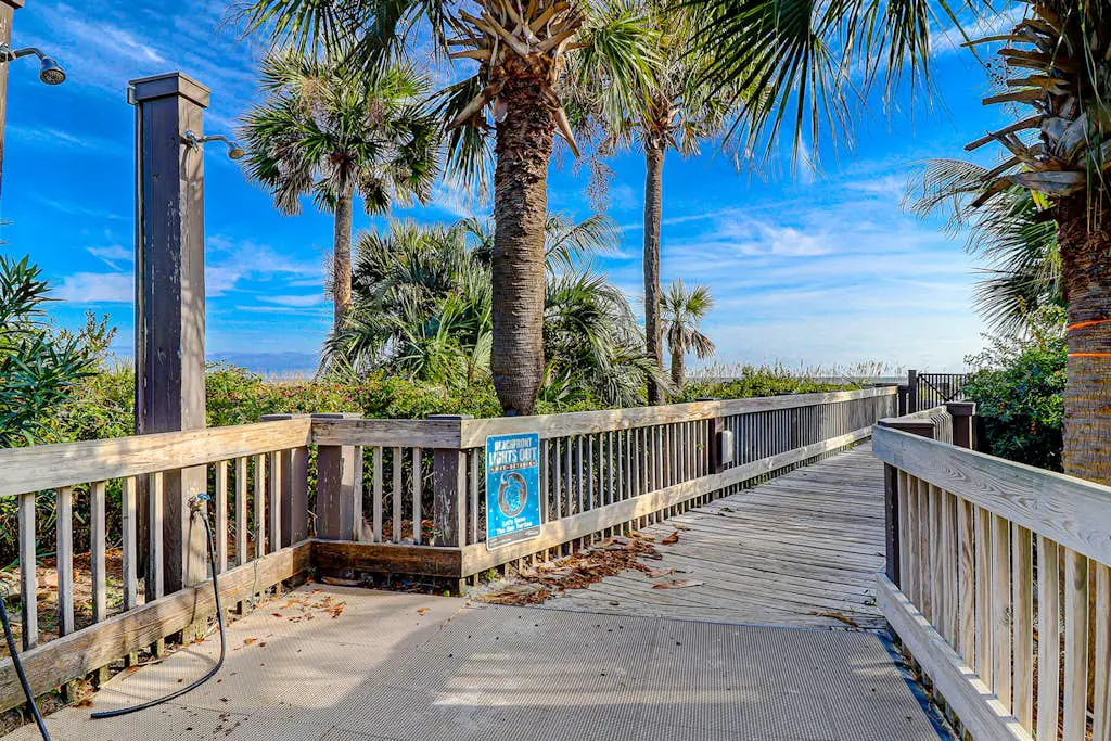 Charming Waterfront Villa with Ocean Views, Private Balcony & Pool — Steps to the Beach