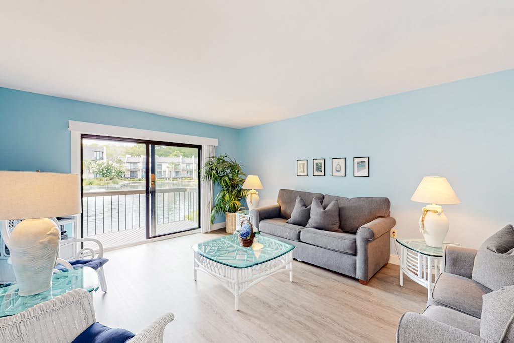 Secluded & Peaceful - Vacation Getaway with WiFi, Pool, Hot Tub, & Private Beach