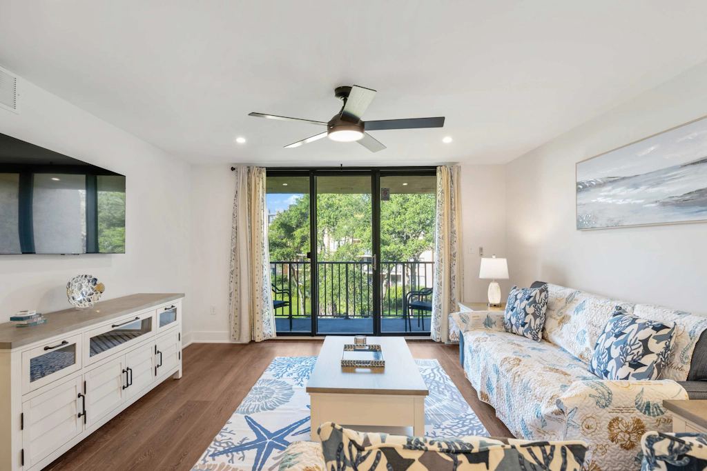 Spacious Condo with Beach Access, Shared Pool, Hot Tub, Ocean Views, and More