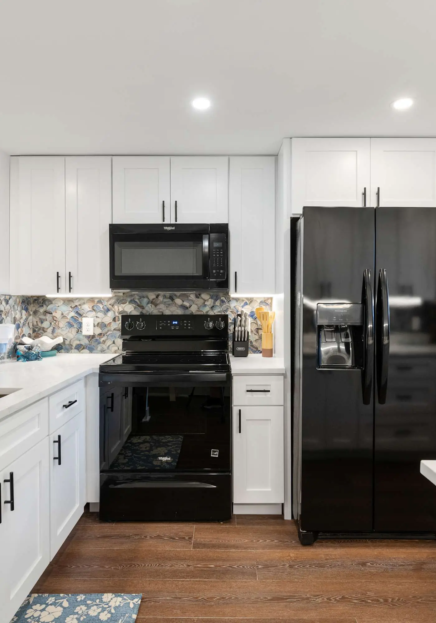 Spacious Condo with Beach Access, Shared Pool, Hot Tub, Ocean Views, and More