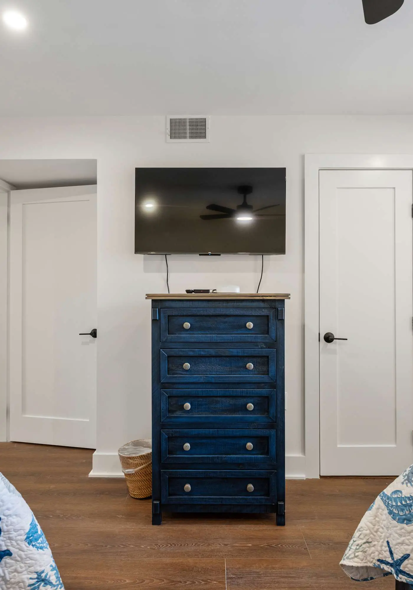Spacious Condo with Beach Access, Shared Pool, Hot Tub, Ocean Views, and More