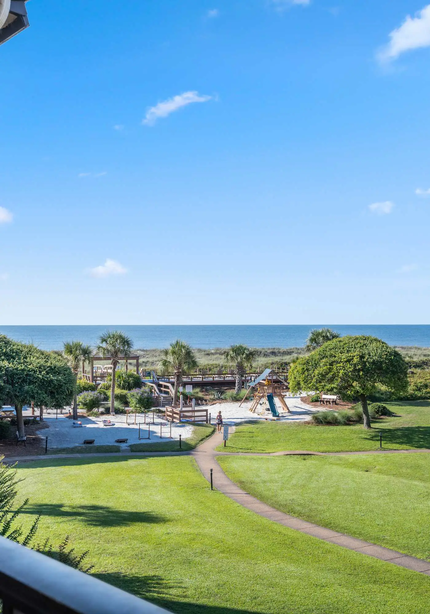 Spacious Condo with Beach Access, Shared Pool, Hot Tub, Ocean Views, and More