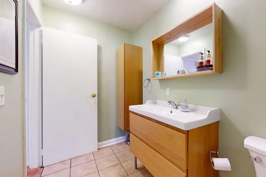 Inviting Condo with pool, tennis court and close to Coligny Plaza and Beach