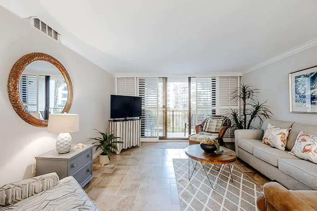 Family-Friendly Villa with Shared Pools and Hot Tub - Nearby Beach Access