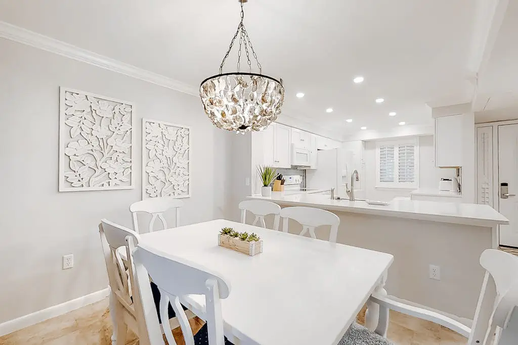 Family-Friendly Villa with Shared Pools and Hot Tub - Nearby Beach Access
