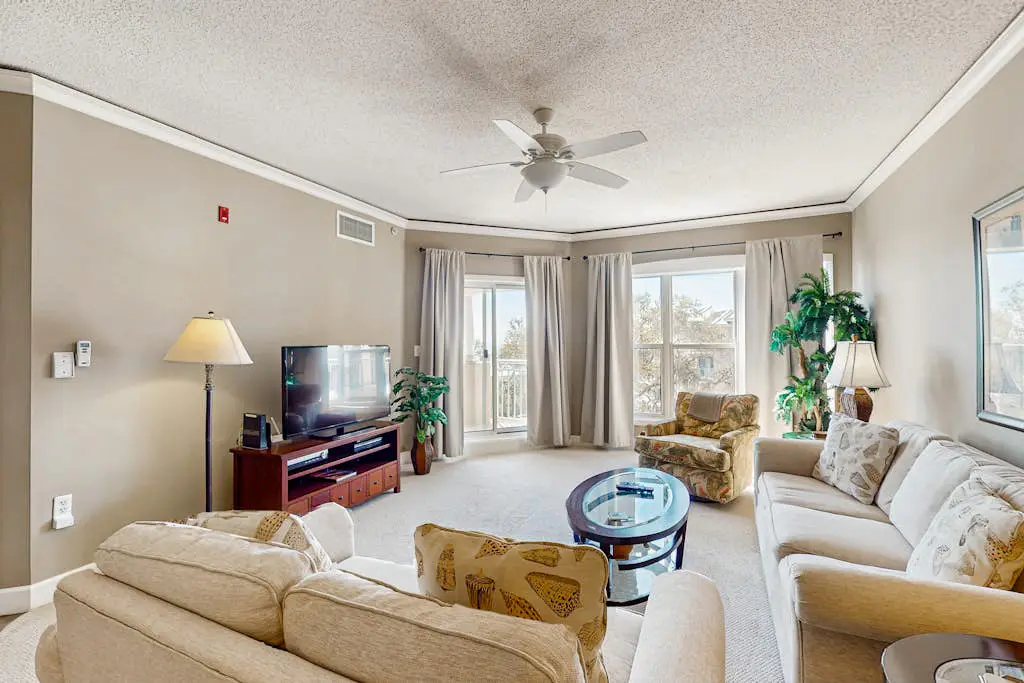 Waterfront Condo with Ocean Views, Shared Pool, Hot Tub, and Covered Balcony