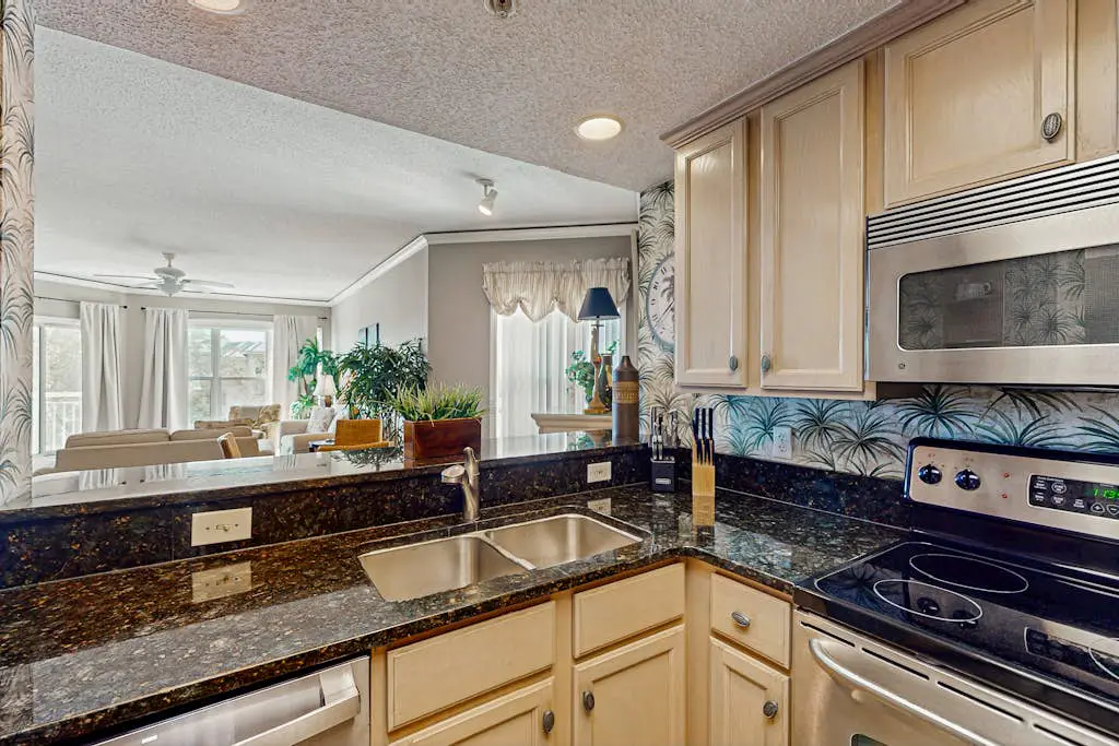 Waterfront Condo with Ocean Views, Shared Pool, Hot Tub, and Covered Balcony