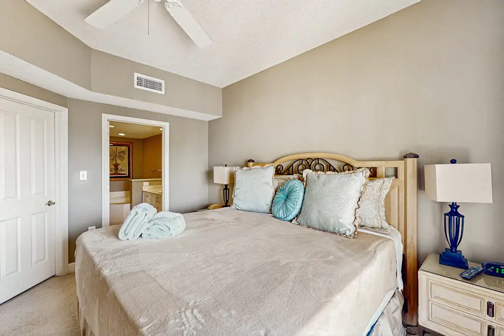 Waterfront Condo with Ocean Views, Shared Pool, Hot Tub, and Covered Balcony