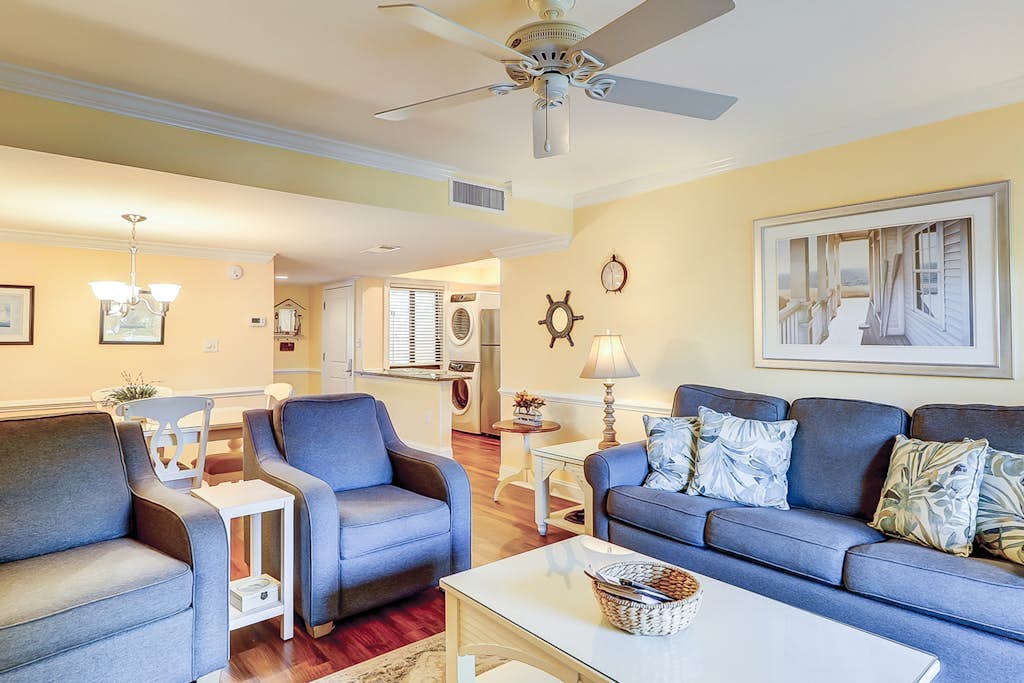 Quiet Hideaway with Pools, Hot Tub, Tennis & Easy Beach Access