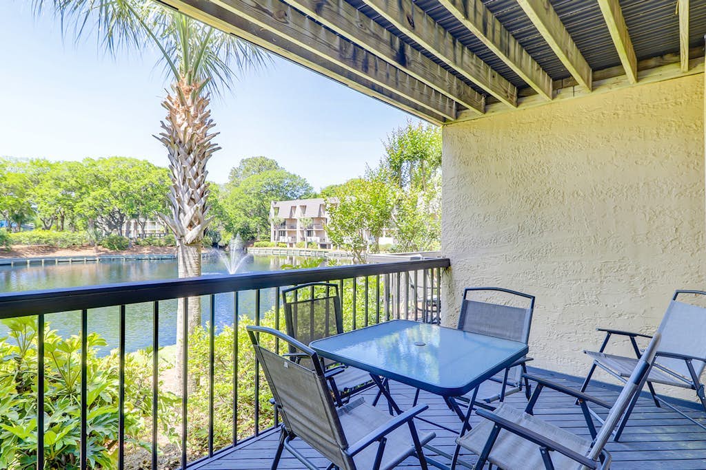 Quiet Hideaway with Pools, Hot Tub, Tennis & Easy Beach Access