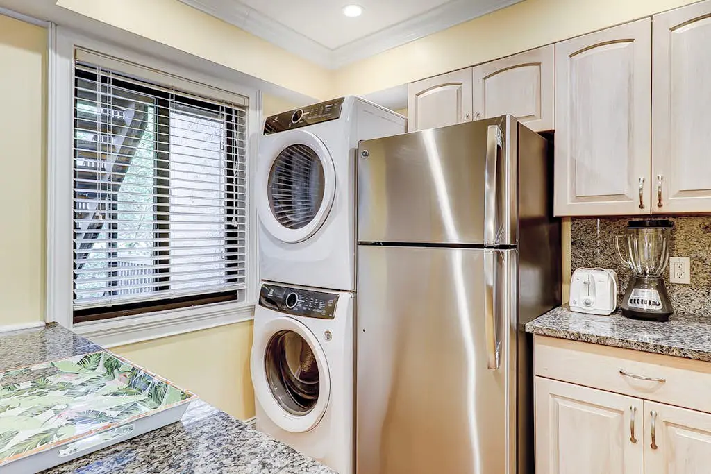 Quiet Hideaway with Pools, Hot Tub, Tennis & Easy Beach Access