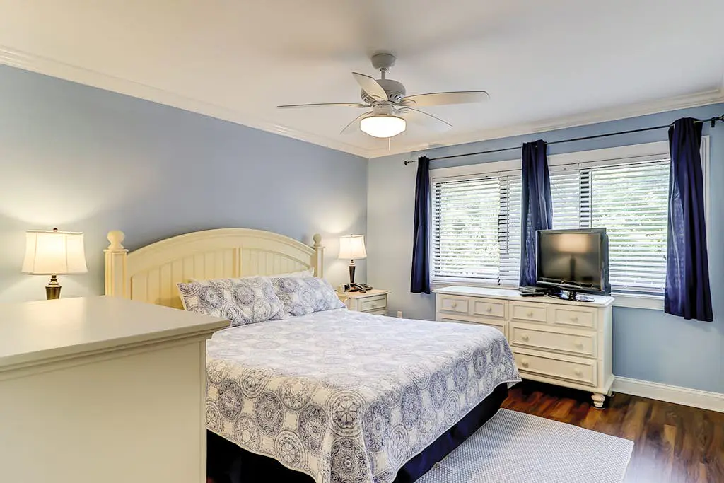Quiet Hideaway with Pools, Hot Tub, Tennis & Easy Beach Access