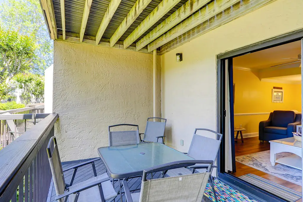 Quiet Hideaway with Pools, Hot Tub, Tennis & Easy Beach Access