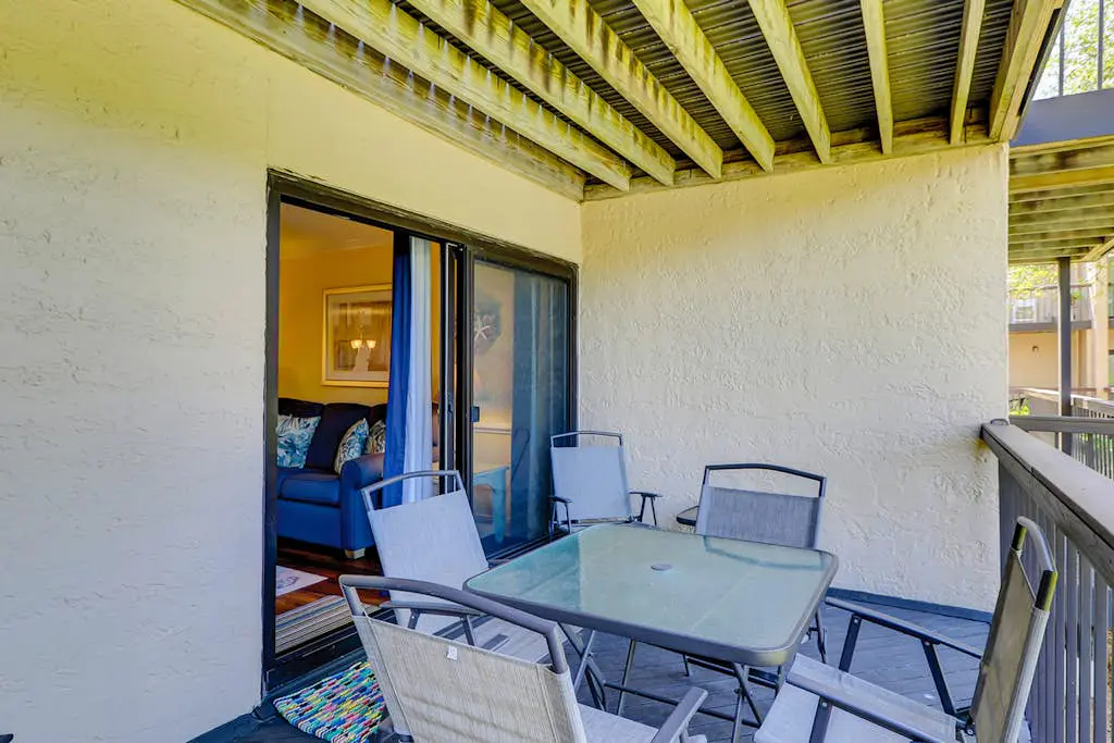 Quiet Hideaway with Pools, Hot Tub, Tennis & Easy Beach Access