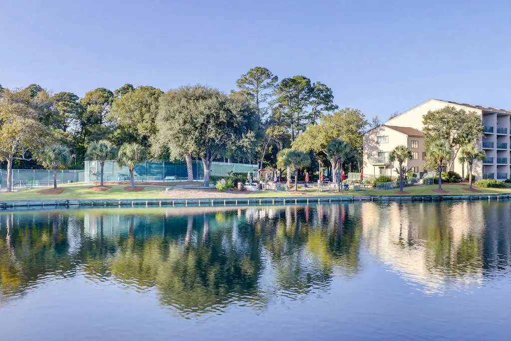 Quiet Hideaway with Pools, Hot Tub, Tennis & Easy Beach Access