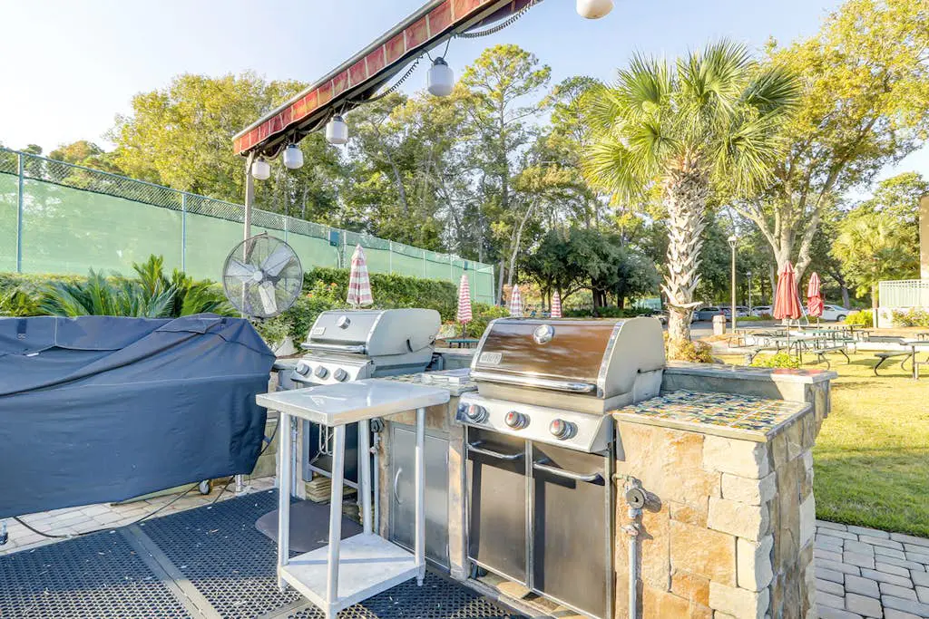 Quiet Hideaway with Pools, Hot Tub, Tennis & Easy Beach Access
