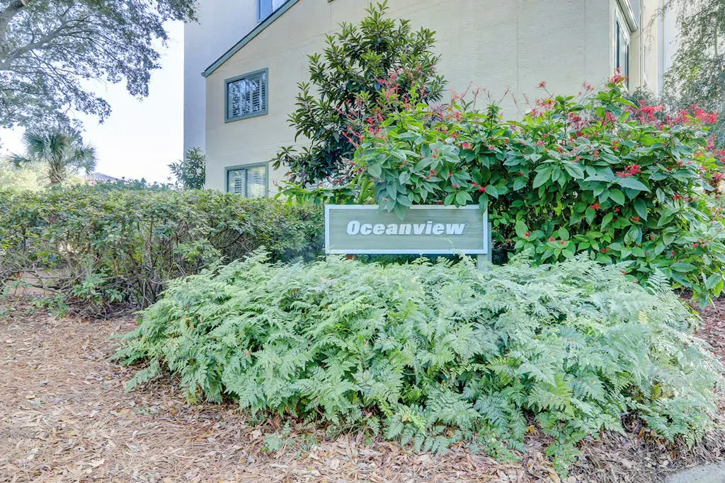 Quiet Hideaway with Pools, Hot Tub, Tennis & Easy Beach Access