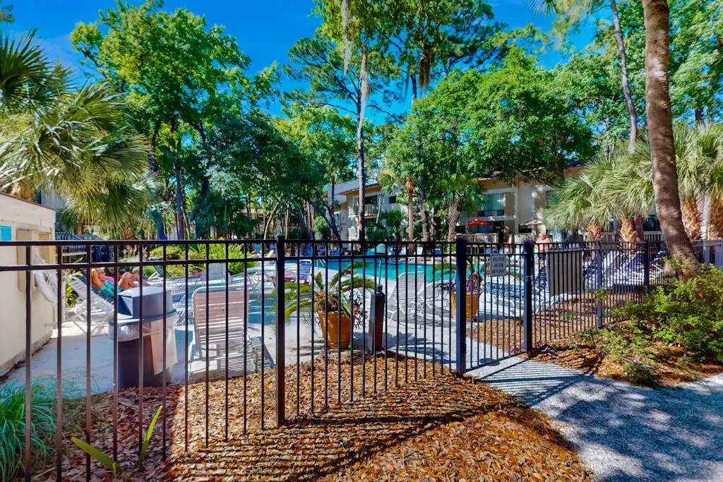 Desirable location with 2 Pools, Walk to Exclusive Beach Cabana
