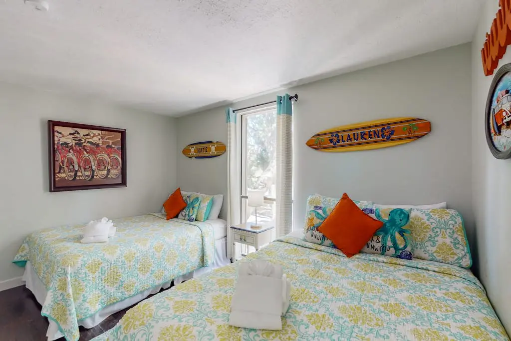 Desirable location with 2 Pools, Walk to Exclusive Beach Cabana