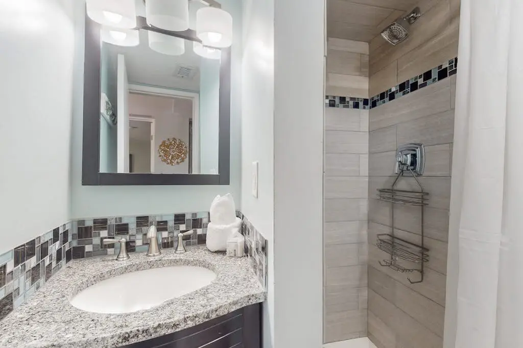 Desirable location with 2 Pools, Walk to Exclusive Beach Cabana