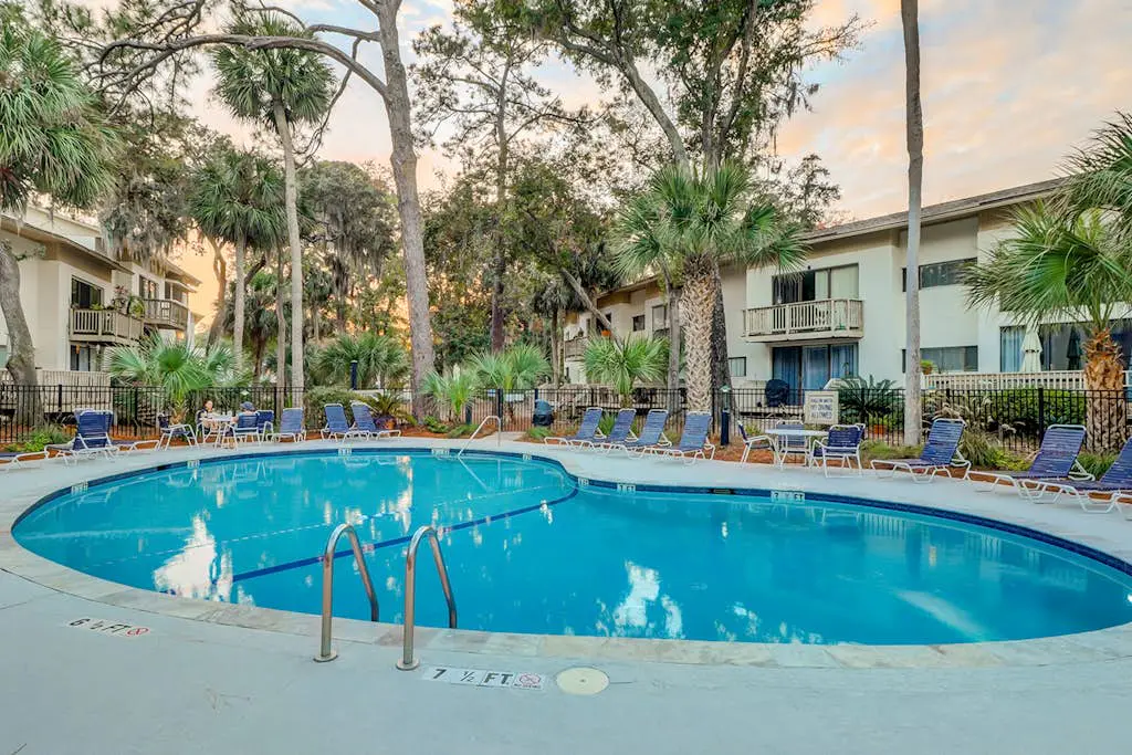 Desirable location with 2 Pools, Walk to Exclusive Beach Cabana