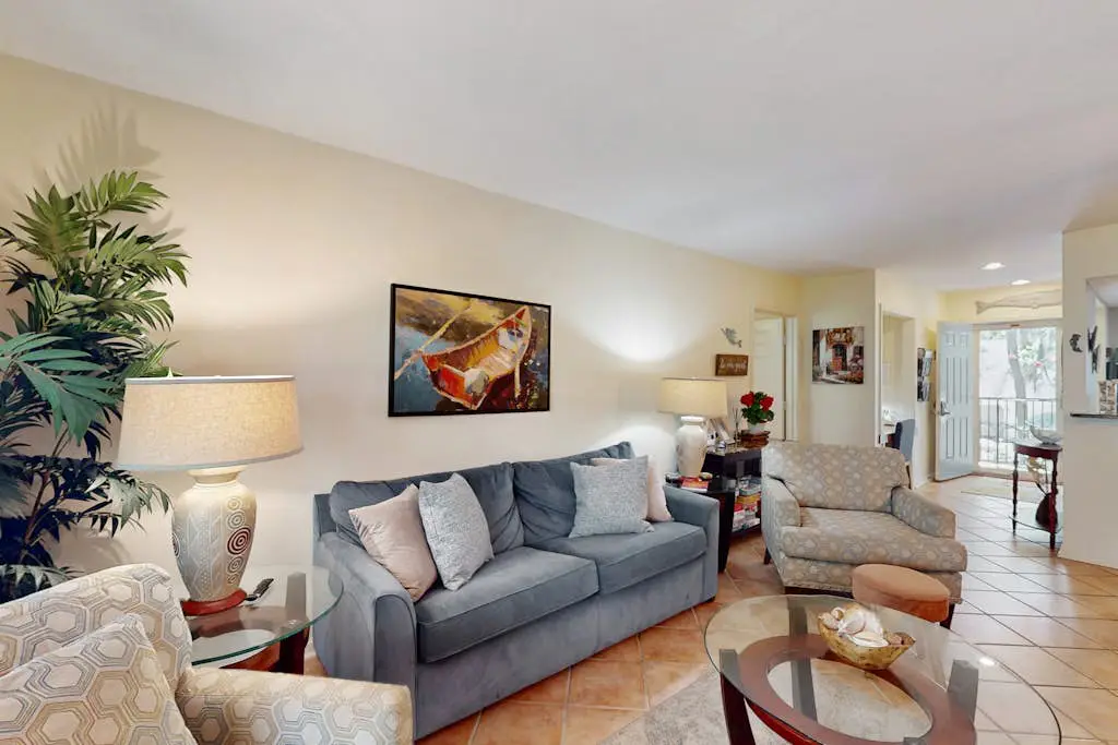Perfectly Located Family Condo w/Shared Pool, Central AC, Private W/D, Free WiFi