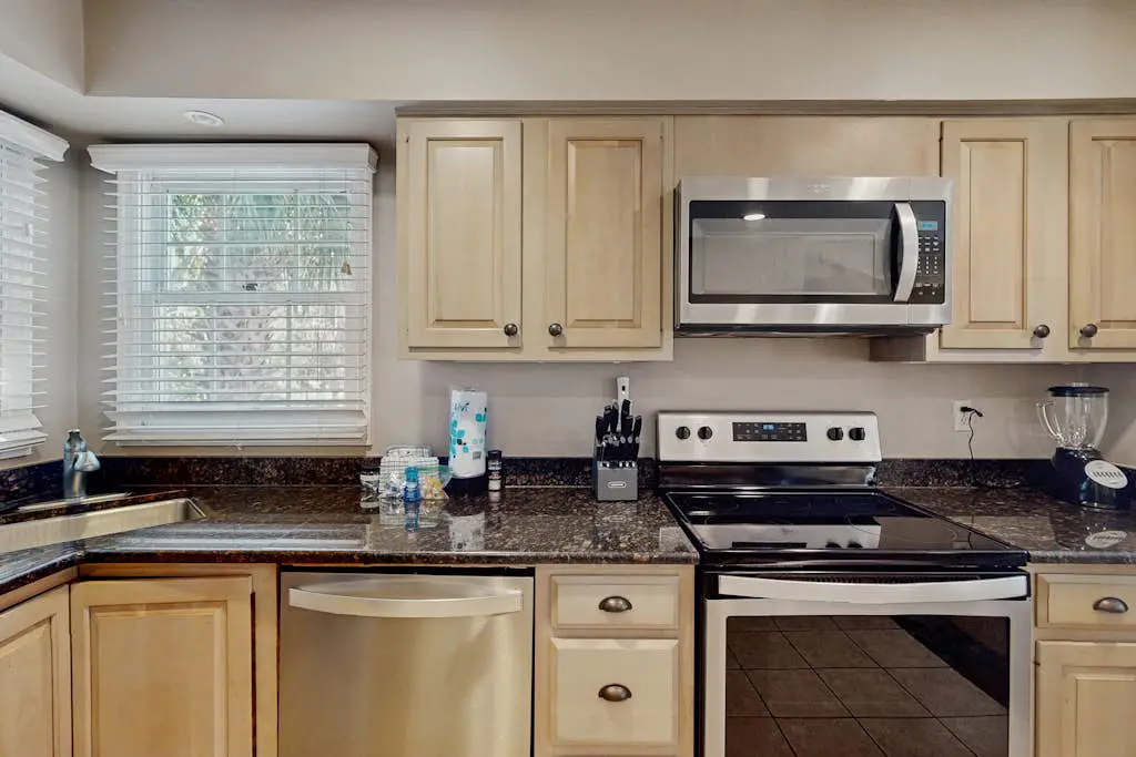 Homey second-floor villa with admittance to shared pool and close to beaches