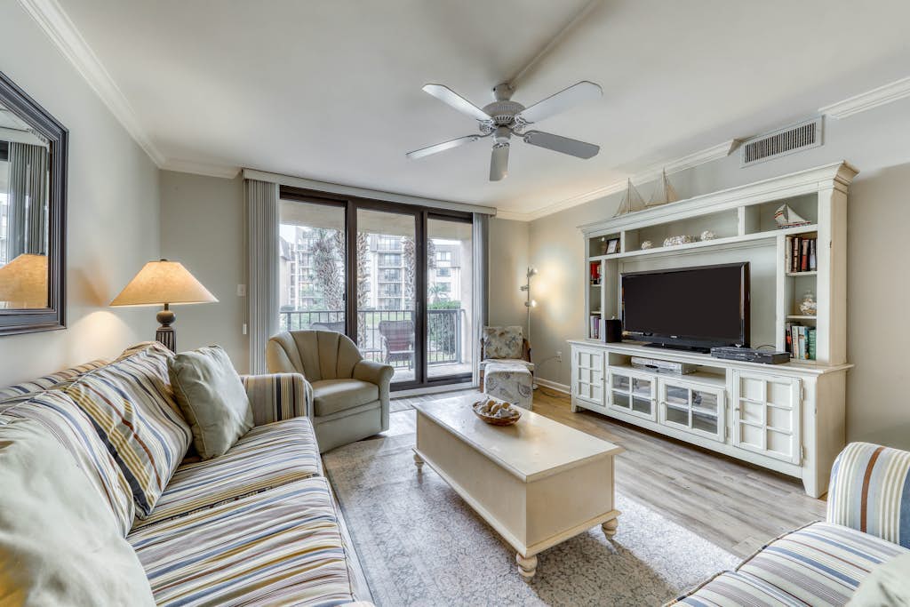 Modern Condo with Shared Pool and Hot Tub, Lagoon View, and Nearby Beach Access