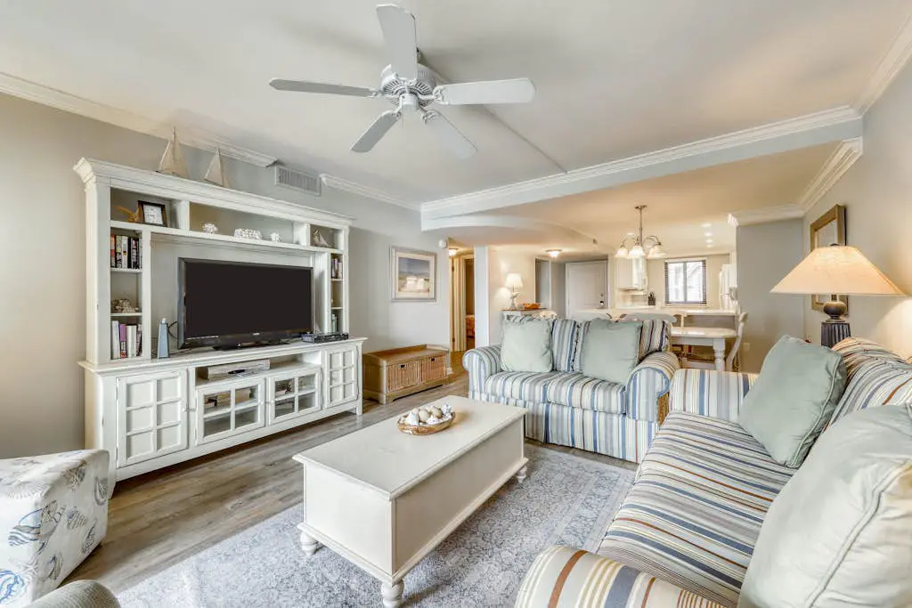Modern Condo with Shared Pool and Hot Tub, Lagoon View, and Nearby Beach Access