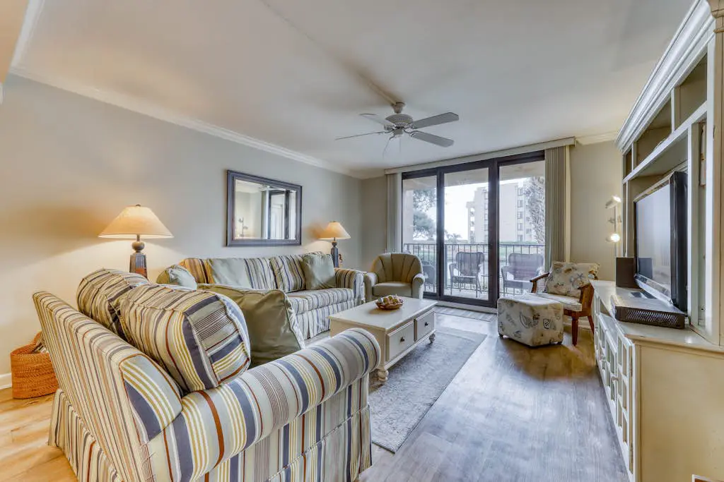 Modern Condo with Shared Pool and Hot Tub, Lagoon View, and Nearby Beach Access