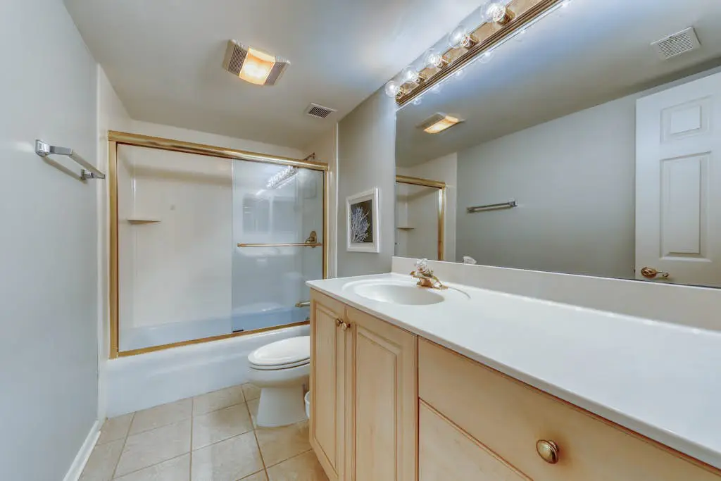 Modern Condo with Shared Pool and Hot Tub, Lagoon View, and Nearby Beach Access