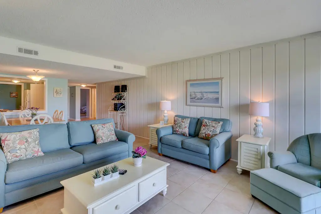 Sea Pines condo with amazing golf course view, pool, & balcony  - walk to beach