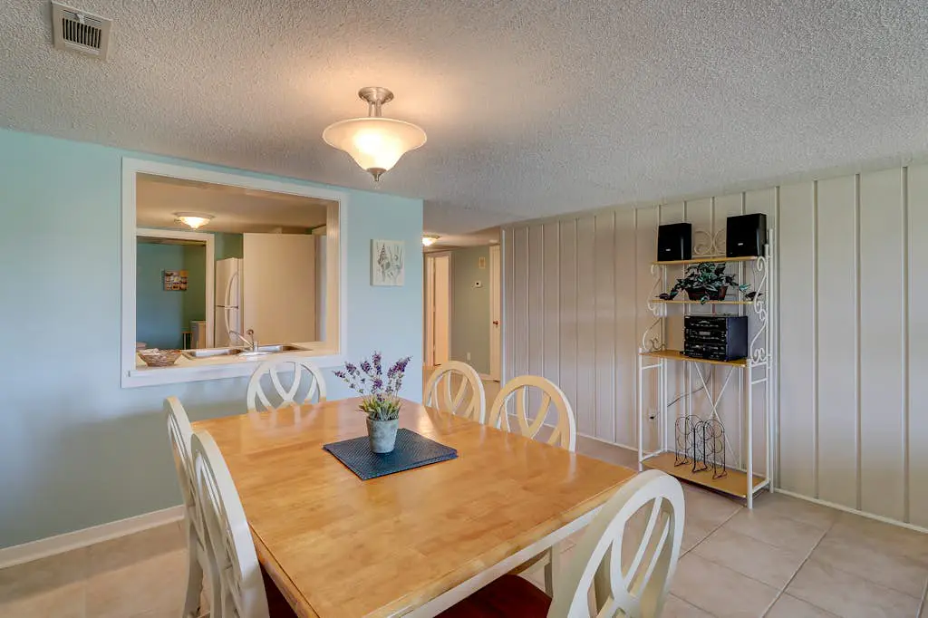 Sea Pines condo with amazing golf course view, pool, & balcony  - walk to beach