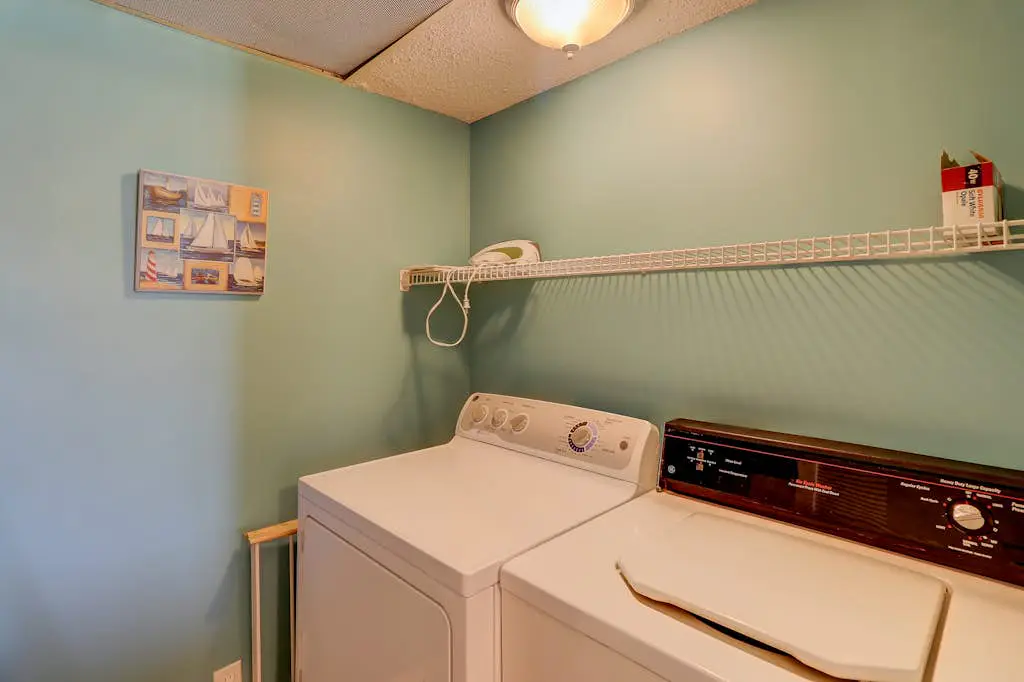 Sea Pines condo with amazing golf course view, pool, & balcony  - walk to beach