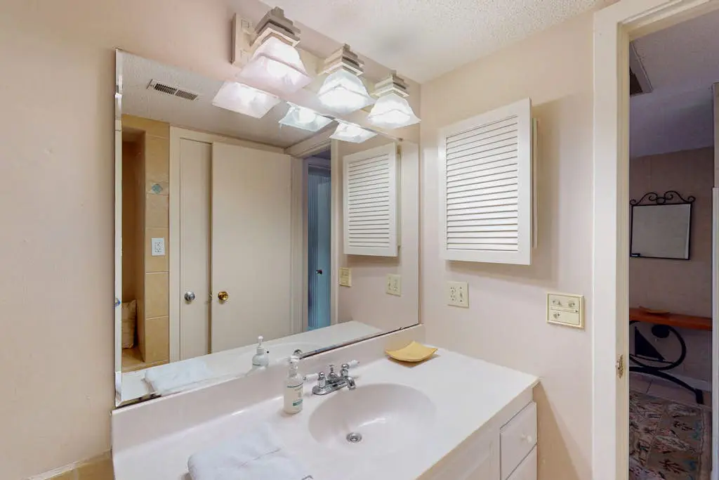 Second-Floor Condo with WiFi, Pool, Golf Course Views - Near the Beach