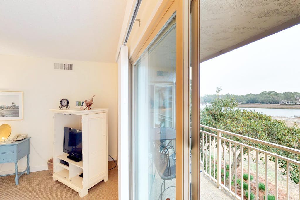 Lovely villa with central AC, and easy beach access