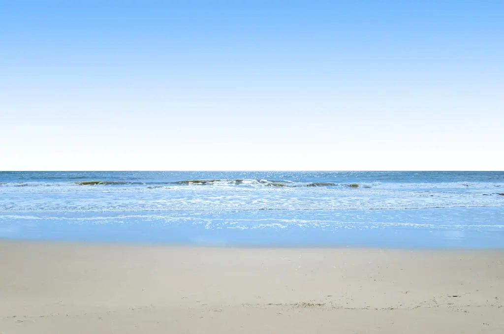 Water view retreat with balcony, beach gear, pools, tennis, hot tub, & gym