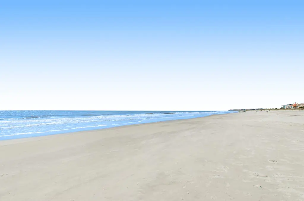 Water view retreat with balcony, beach gear, pools, tennis, hot tub, & gym