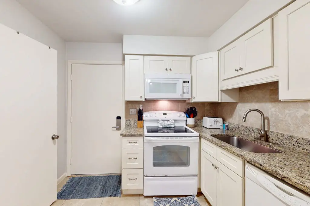 Coastal Retreat with Patio, Shared Pools, Tennis & Playground - Walk to Beach