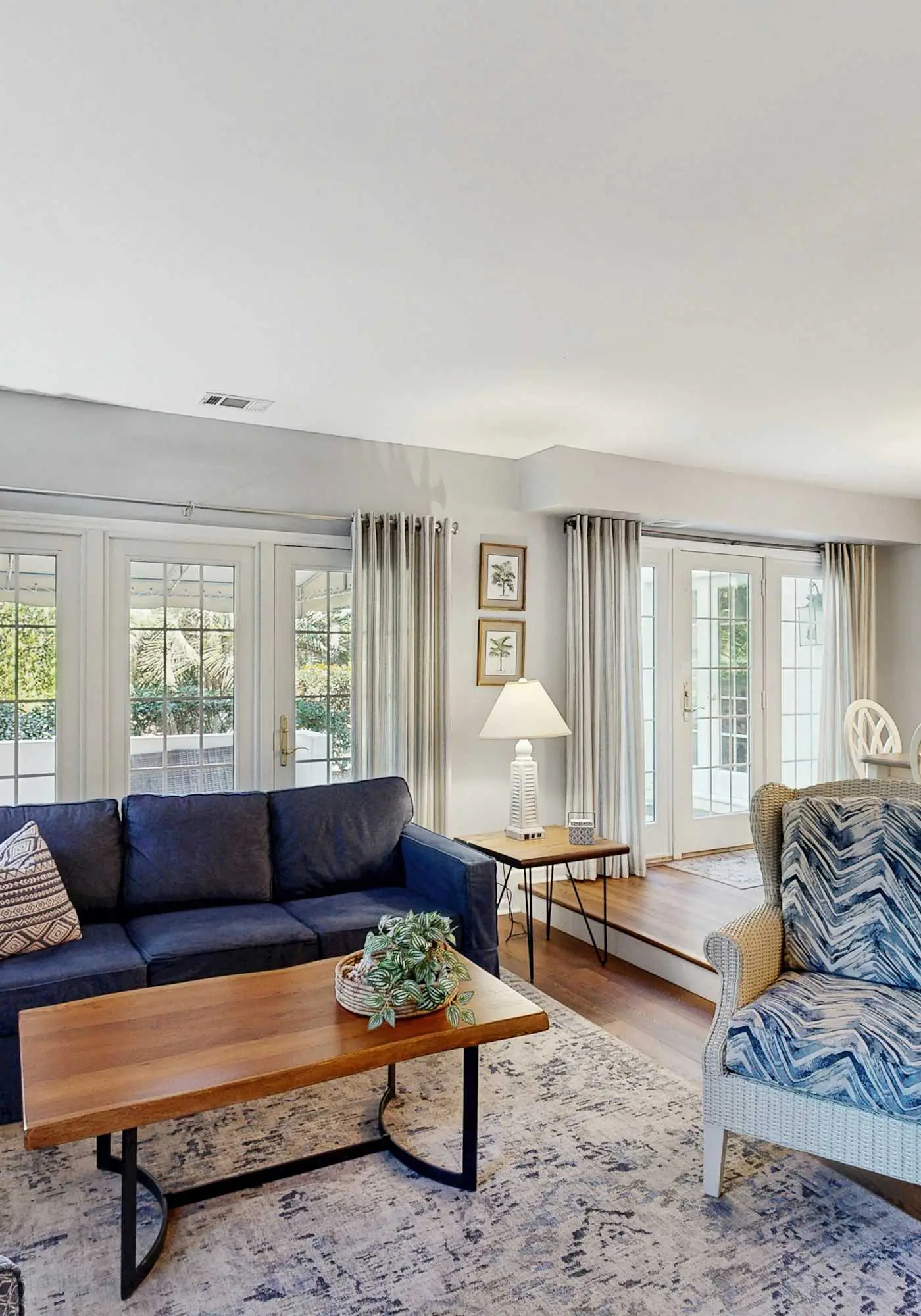 Renovated Dog Friendly Villa with Patio & Pool  Near Golf & Beach