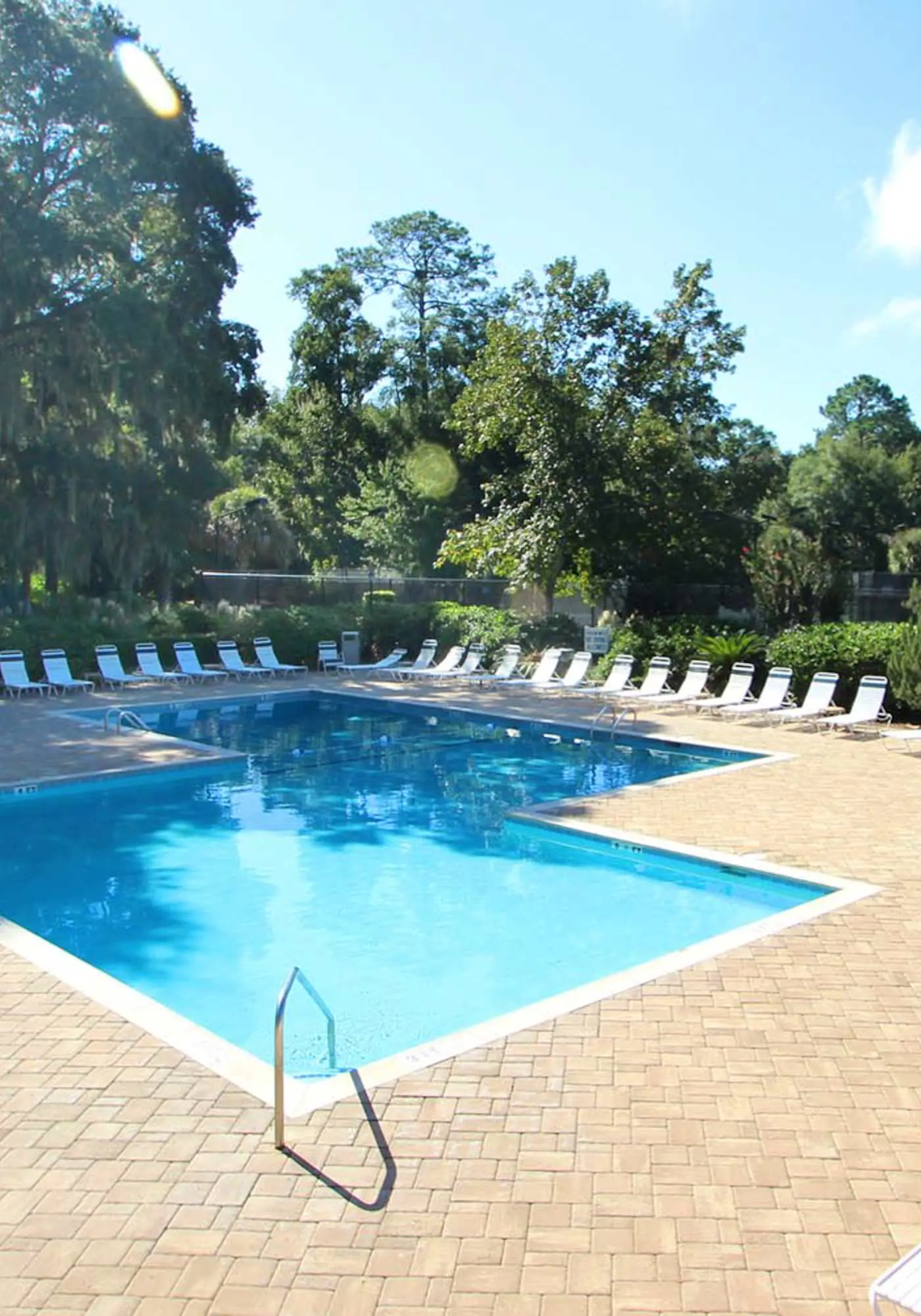 Renovated Dog Friendly Villa with Patio & Pool  Near Golf & Beach