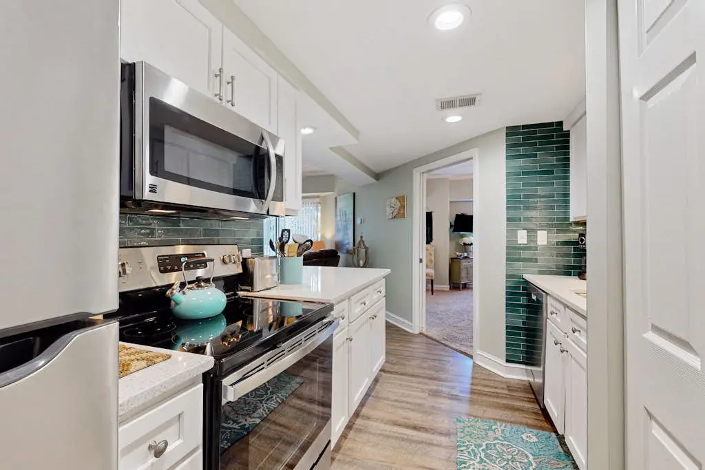 Inviting villa with pool, tennis, & balcony - close beach access