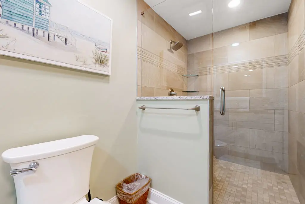 Inviting villa with pool, tennis, & balcony - close beach access