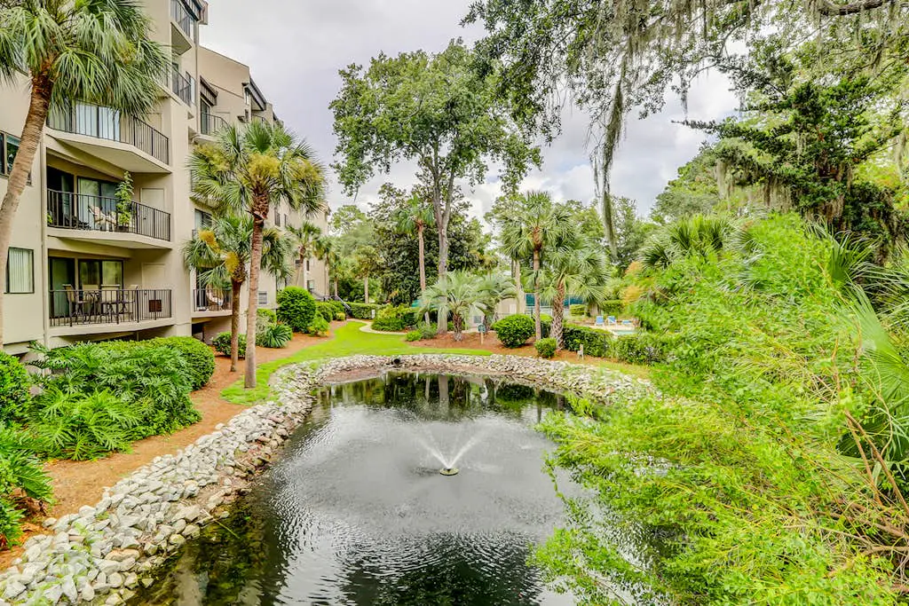 Inviting villa with pool, tennis, & balcony - close beach access