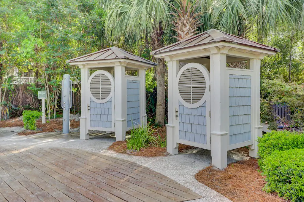 Inviting villa with pool, tennis, & balcony - close beach access