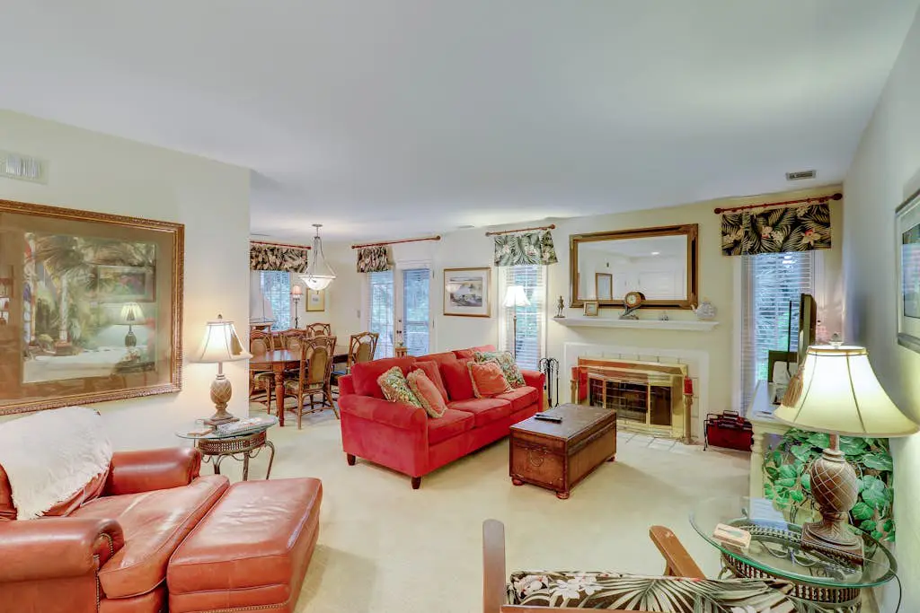 Dog-Friendly Villa with Pool, Tennis, Patio, Full Kitchen & Beach Nearby